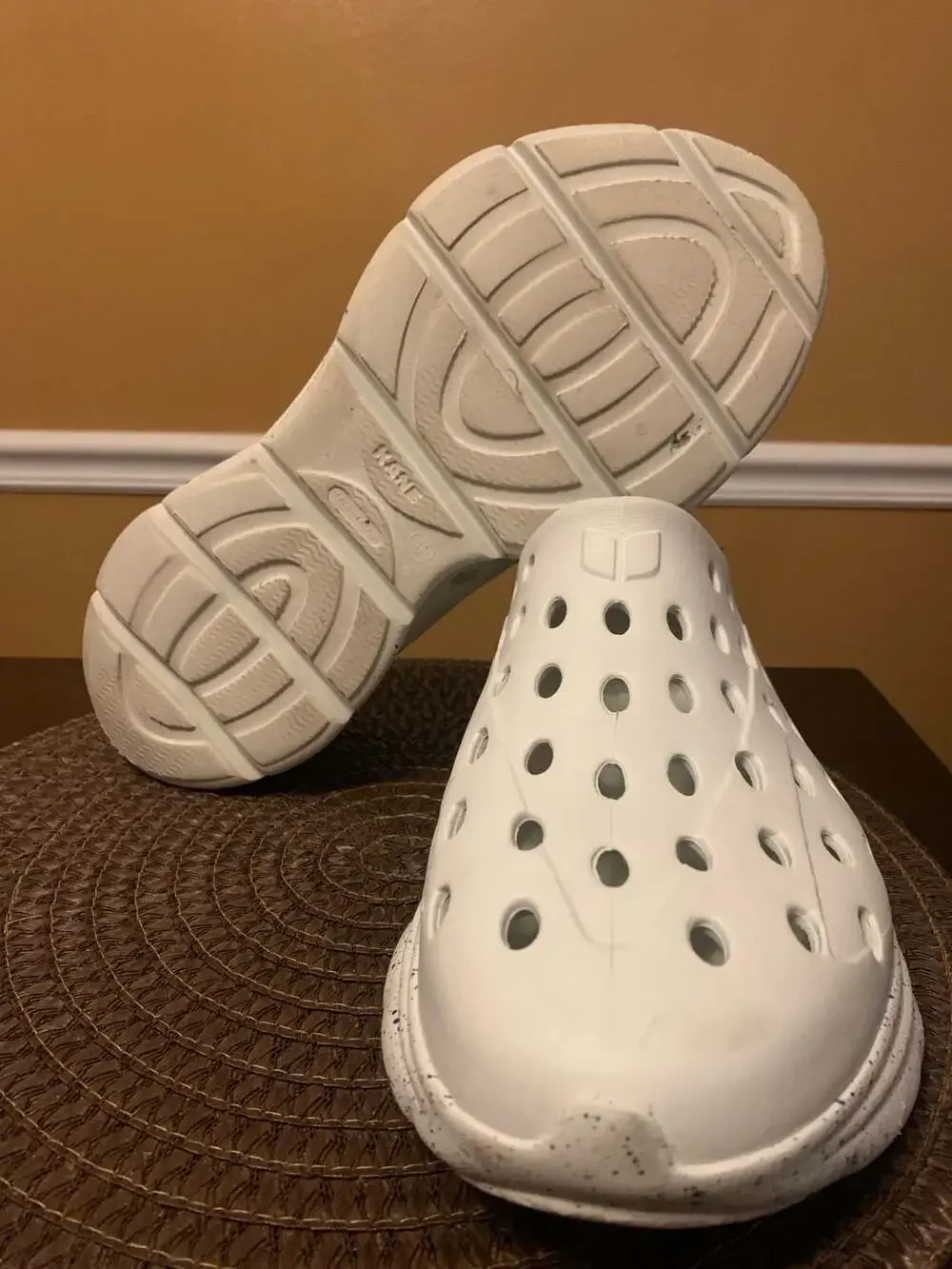 Kane Footwear Revive Active Recovery Slip-On Clogs - White/Blue Speckled 12